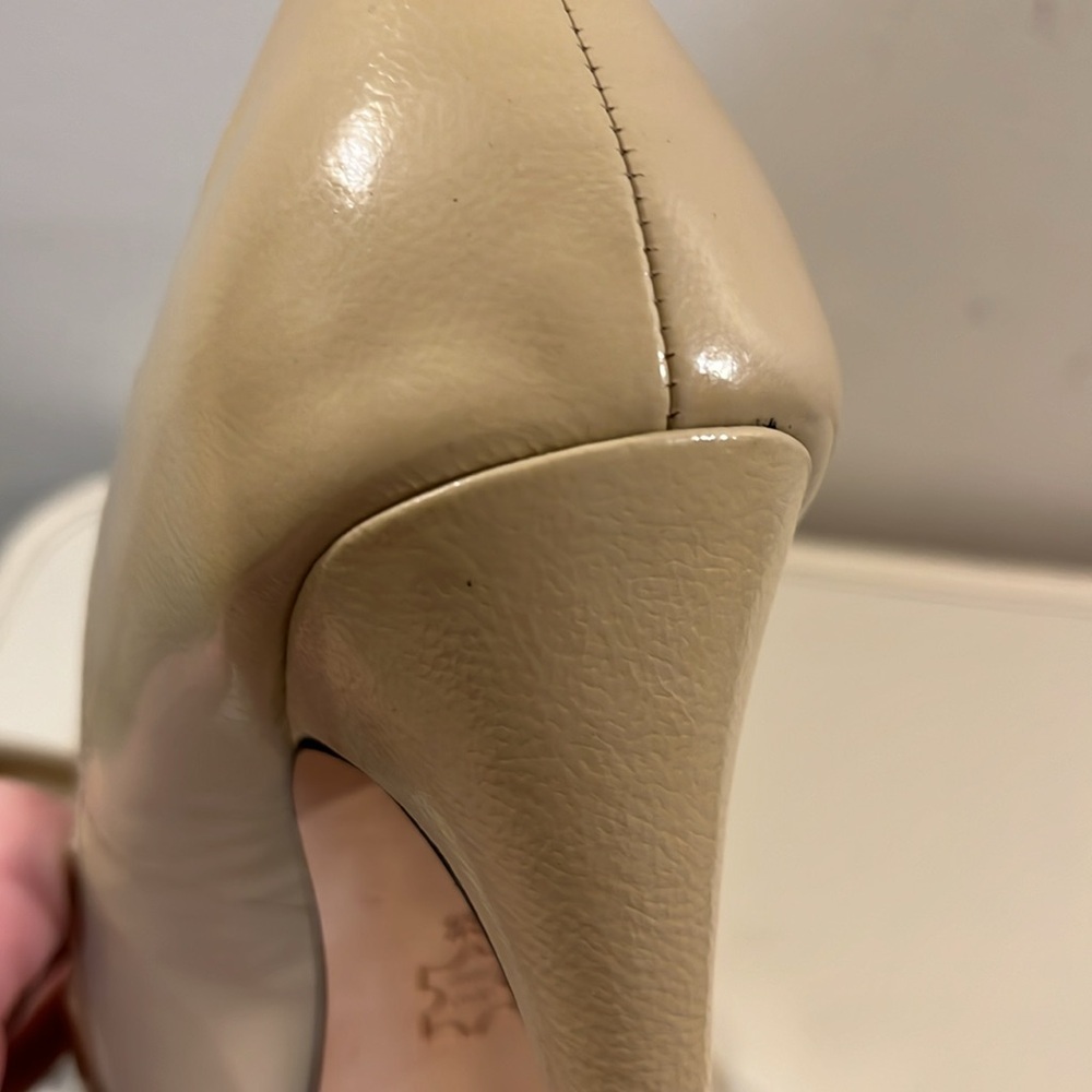 Dolce Vita Madison Cream Patent Pumps - Picture 15 of 16